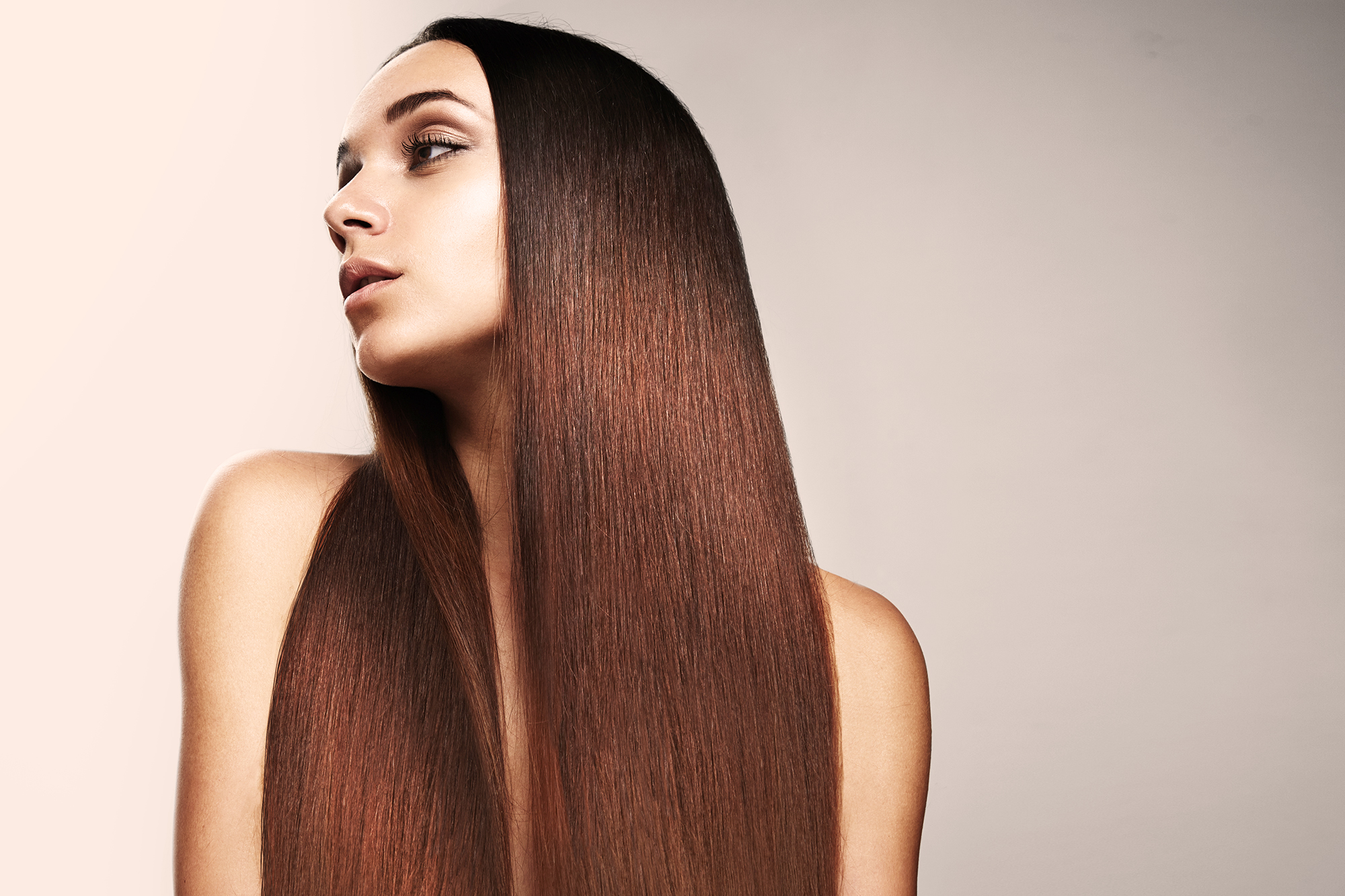 woman-with-redhead-ideal-straight-hair